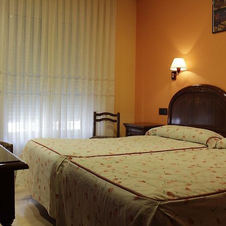 Hostal Ana Belen Madrid Exterior photo